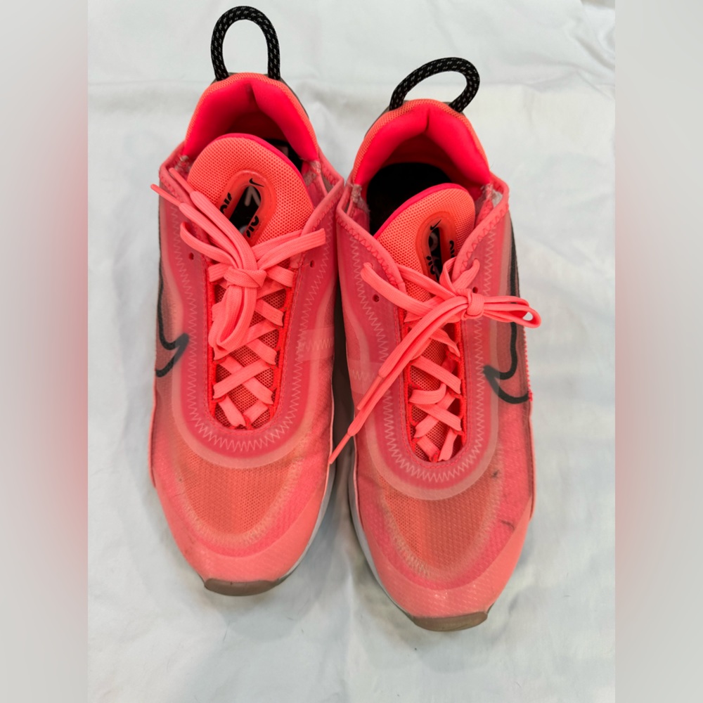 Nike air sneaker 2090